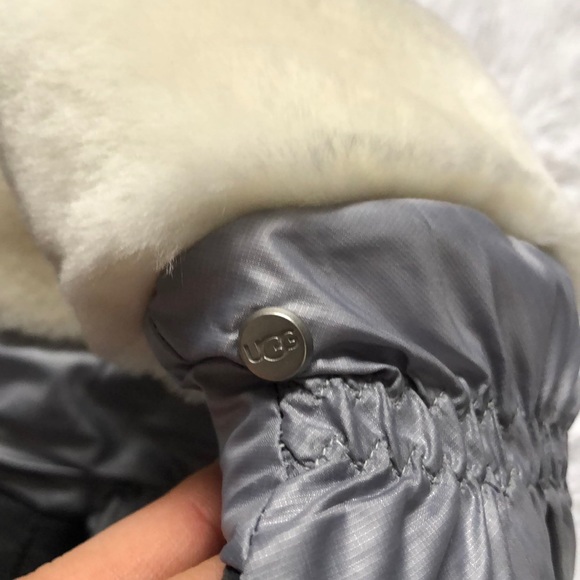 UGG women’s gloves - Picture 6 of 9